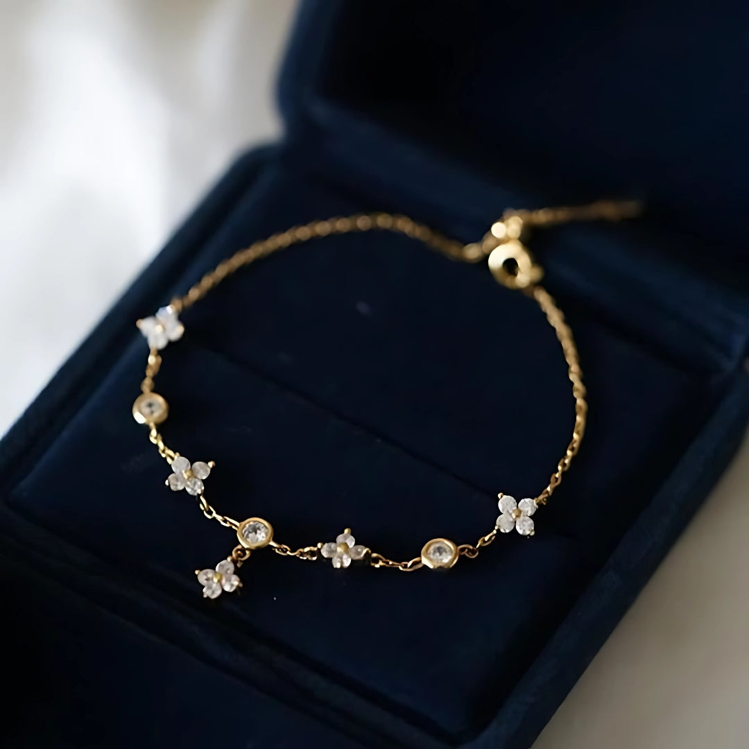Zircon Four-Leaf Clover Elegant Bracelet — INS Style Niche Jewelry