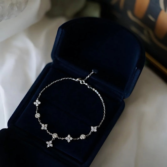 Zircon Four-Leaf Clover Elegant Bracelet — INS Style Niche Jewelry