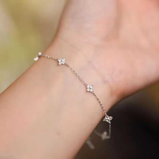 Zircon Four-Leaf Clover Elegant Bracelet — INS Style Niche Jewelry